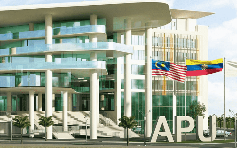 Universitas di Malaysia